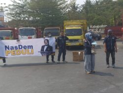 Peduli Dampak Abu Vulkanik GAK, NasDem Pesawaran Bagikan Puluhan Ribu Masker